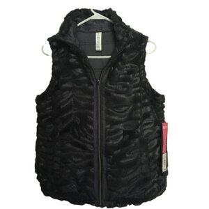 TeezHer Faux Fur Zip Up Vest Size Small NWT